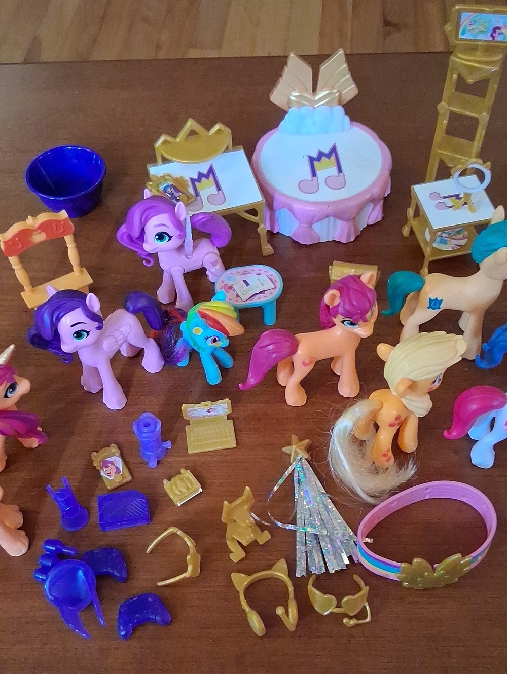 My Little Pony Assorted 10 Figures & Accessories Mix Of Sets Large Lot